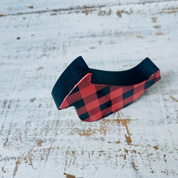 *Red & Black Buffalo Check Cardinal Shelf Sitter - Picture 10 of 11